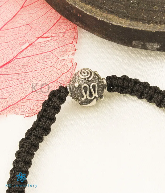 Bracelets Jaipur The Vidit Silver Black Thread Bracelet