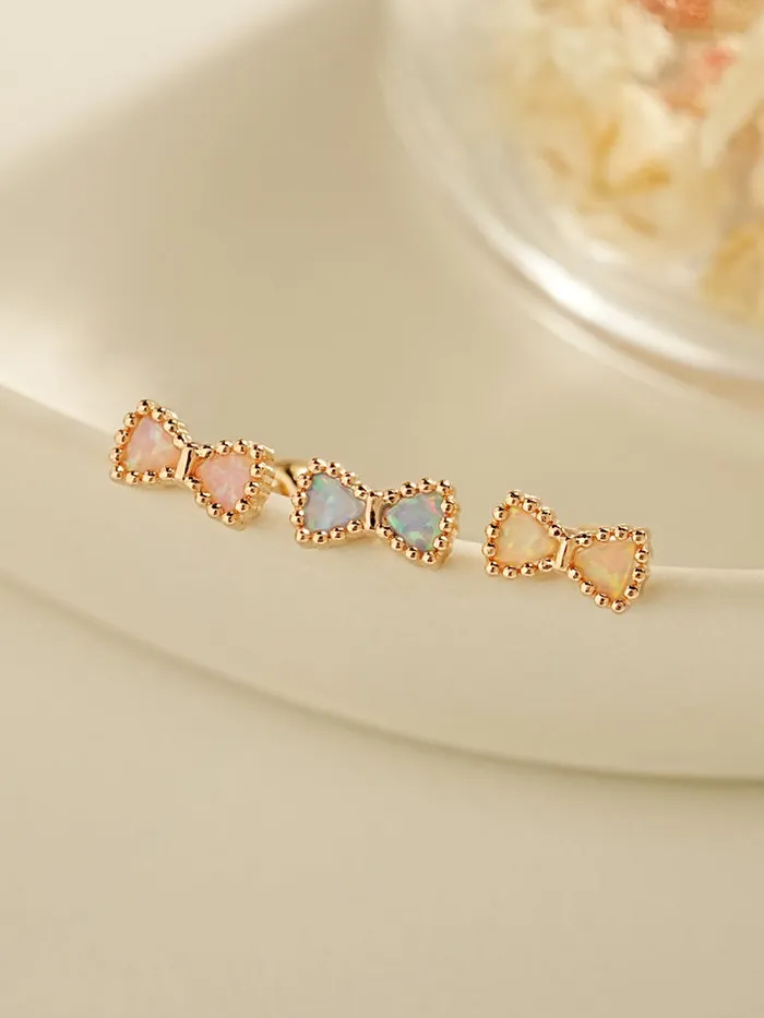 Earrings MinimalBijoux 14K Gold Pastel Ribbon Cartilage Earring 20G
