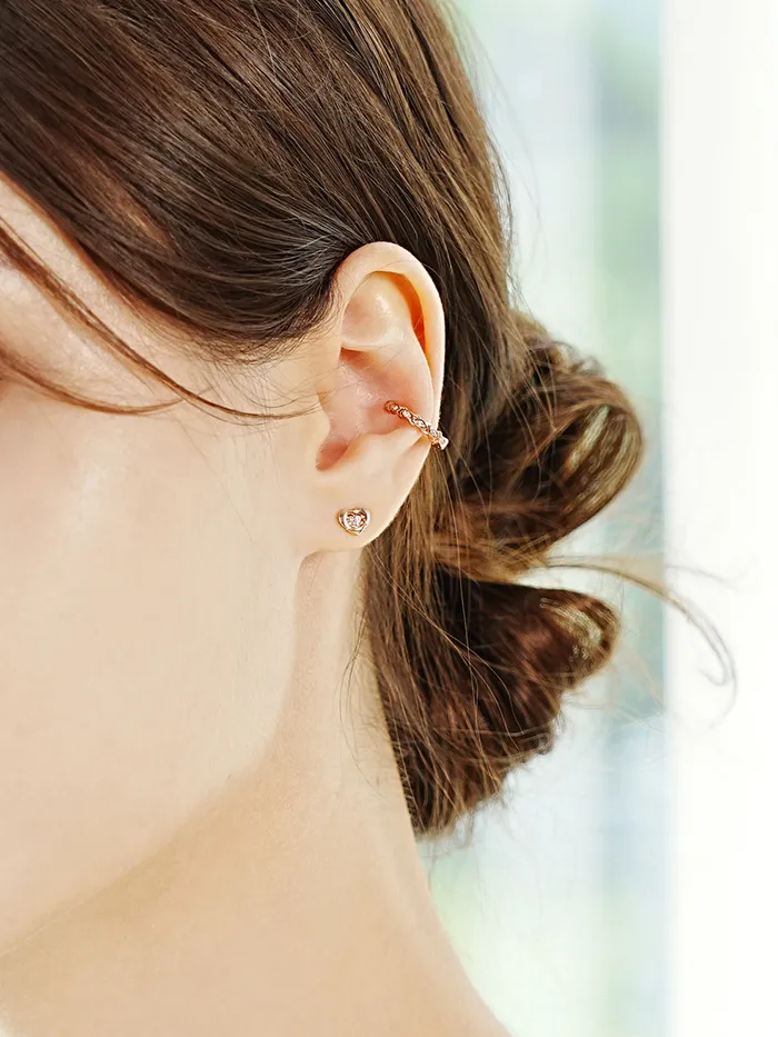 MinimalBijoux Necklaces 14K Gold Internally Threaded Daily Cubic Heart Labret Piercing 18G16G