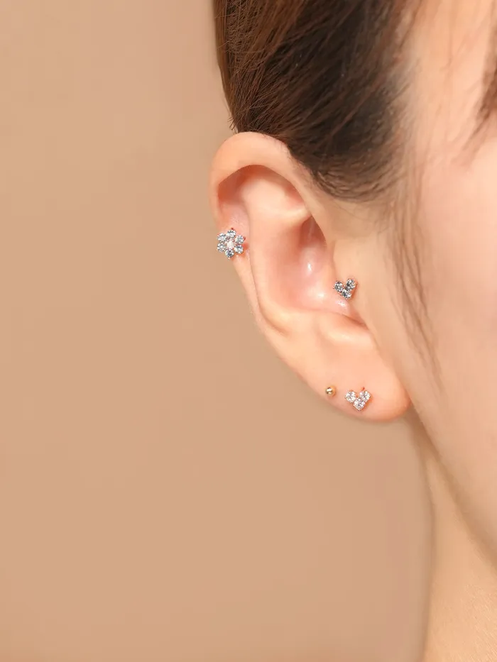 MinimalBijoux Rings 14K Gold Moissanite Block Heart Internally Threaded Labret Piercing 20G18G16G