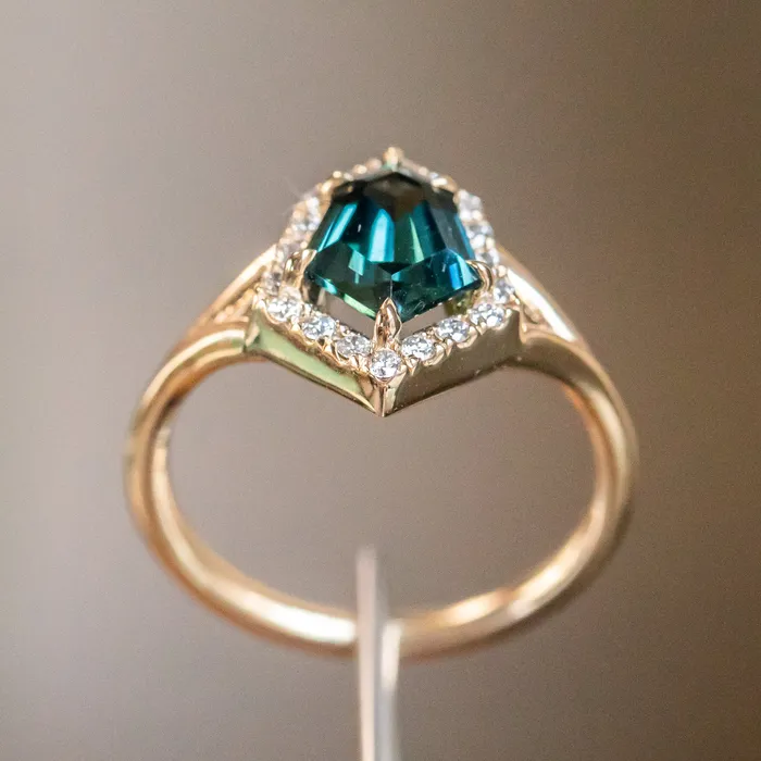 Rings Anueva Jewelry 171ct Geometric Shield Sapphire Low Profile Diamond Halo Ring Split Shank In 14k Yellow Gold